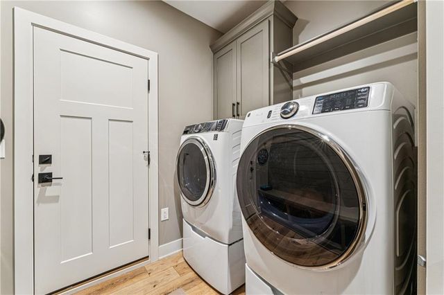 909 Captain Merriman Drive, Freeman, MO 64746