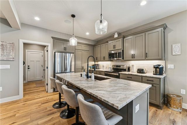 909 Captain Merriman Drive, Freeman, MO 64746