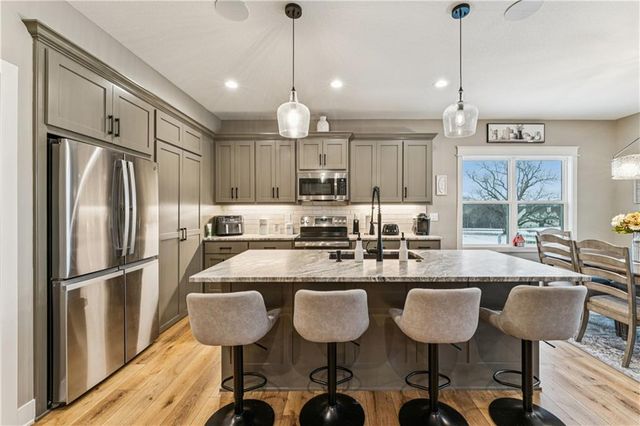 909 Captain Merriman Drive, Freeman, MO 64746