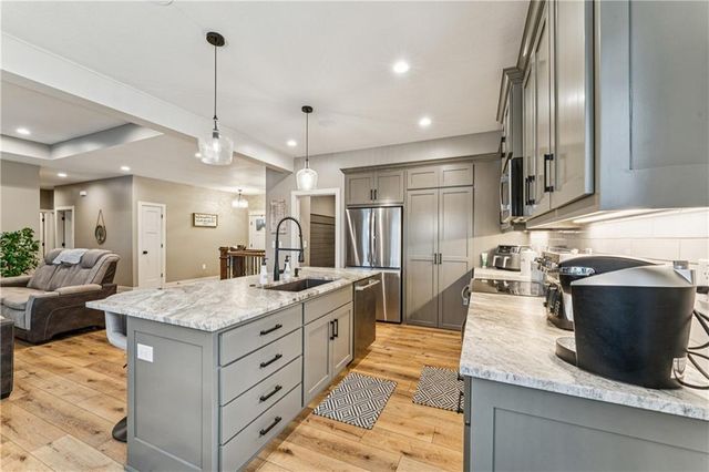 909 Captain Merriman Drive, Freeman, MO 64746