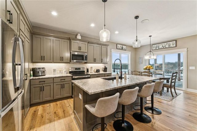 909 Captain Merriman Drive, Freeman, MO 64746