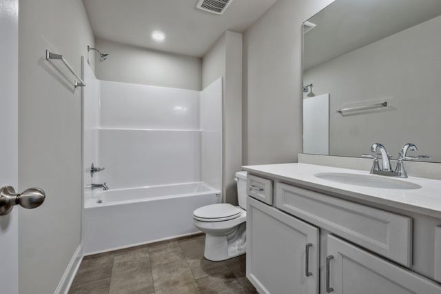 3044 Mallard Dr, Lebanon, TN 37090