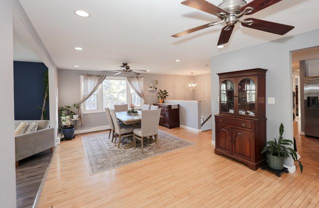 4 Ash Street, Londonderry, NH 03053