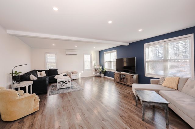 4 Ash Street, Londonderry, NH 03053