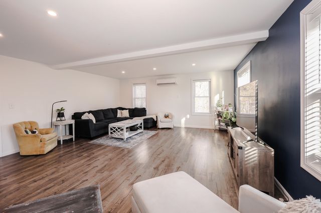 4 Ash Street, Londonderry, NH 03053