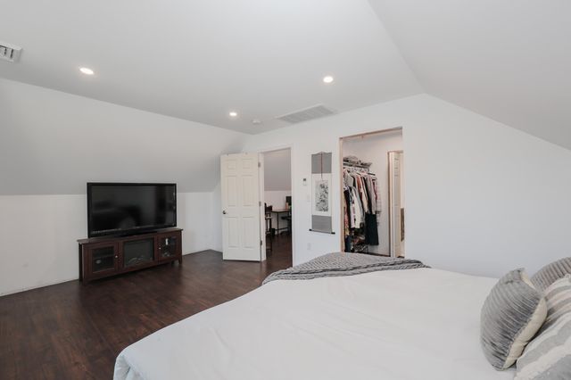 4 Ash Street, Londonderry, NH 03053