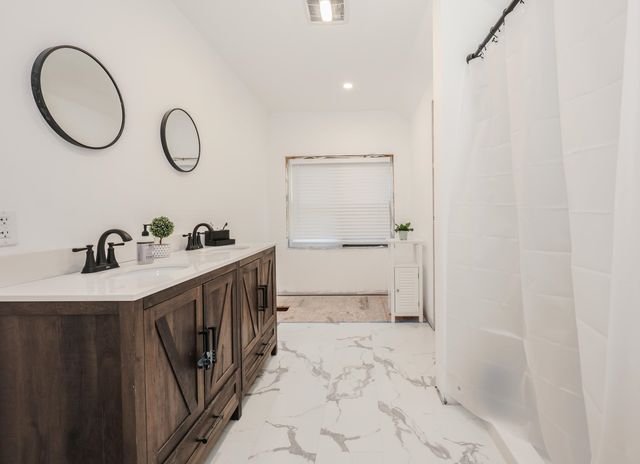 4 Ash Street, Londonderry, NH 03053