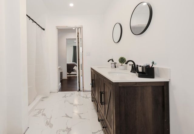 4 Ash Street, Londonderry, NH 03053