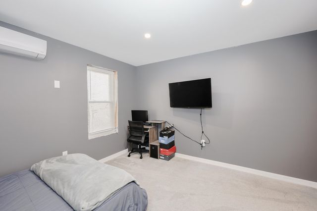 4 Ash Street, Londonderry, NH 03053