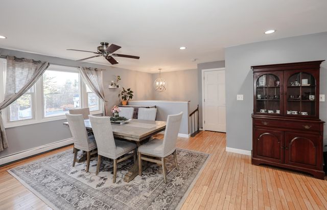 4 Ash Street, Londonderry, NH 03053