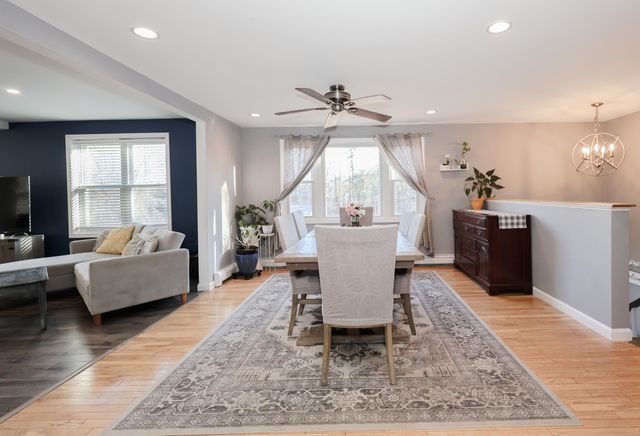 4 Ash Street, Londonderry, NH 03053