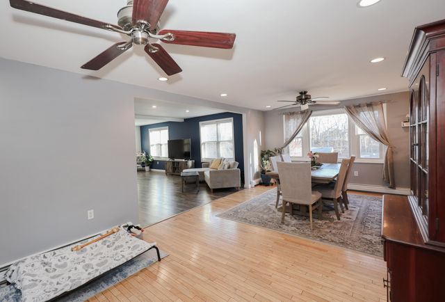 4 Ash Street, Londonderry, NH 03053