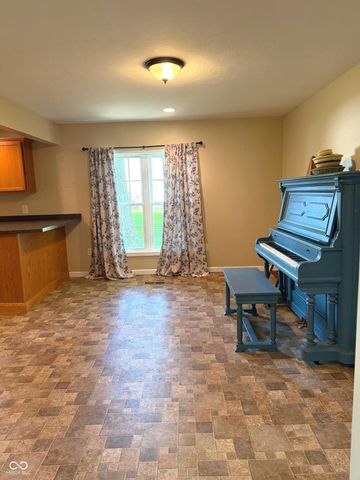 207 N Market Street, Rockville, IN 47872