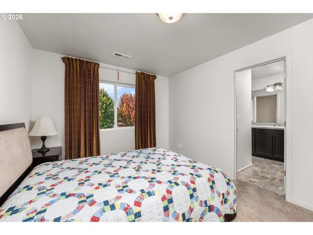 1952 Ne 117TH Ct, Vancouver, WA 98684