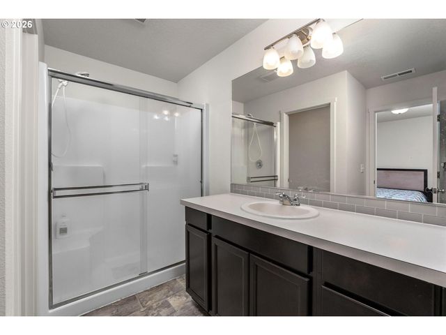 1952 Ne 117TH Ct, Vancouver, WA 98684