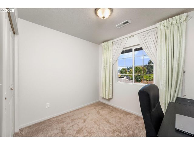 1952 Ne 117TH Ct, Vancouver, WA 98684