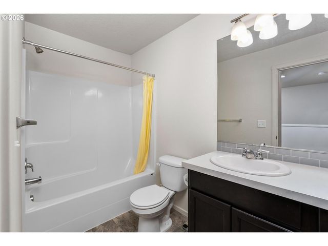 1952 Ne 117TH Ct, Vancouver, WA 98684