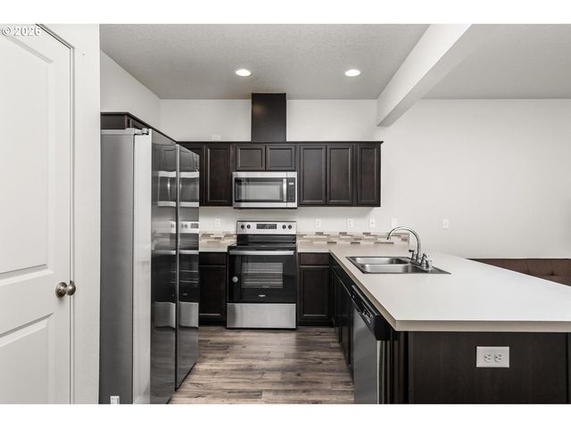 1952 Ne 117TH Ct, Vancouver, WA 98684