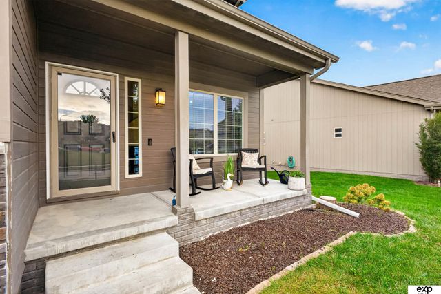 8123 S 190th Avenue, Omaha, NE 68136