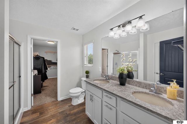 8123 S 190th Avenue, Omaha, NE 68136