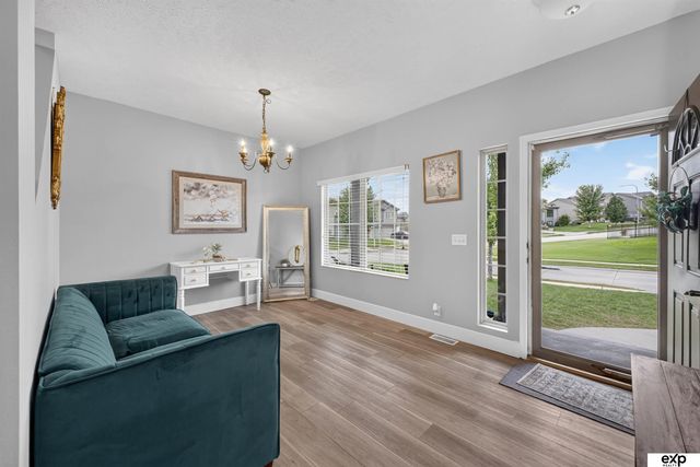 8123 S 190th Avenue, Omaha, NE 68136