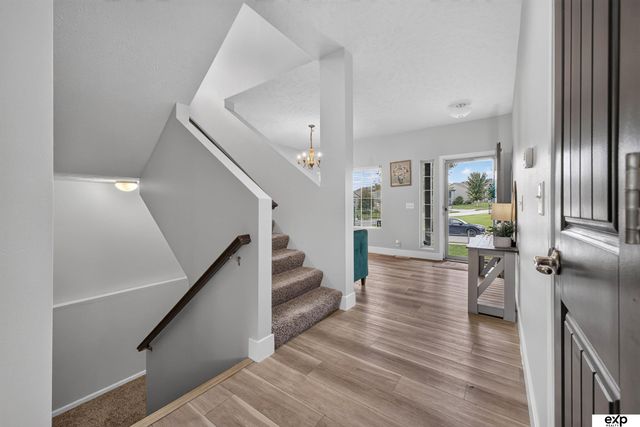 8123 S 190th Avenue, Omaha, NE 68136