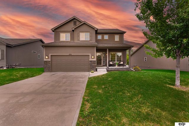 8123 S 190th Avenue, Omaha, NE 68136