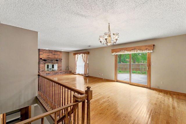 1322 N Lakeview Dr., Derby, KS 67037