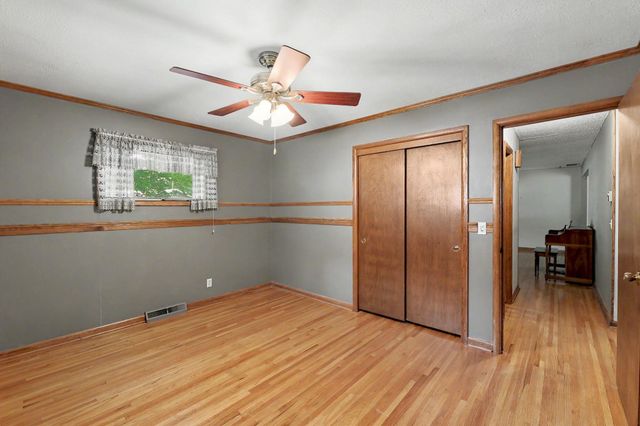1322 N Lakeview Dr., Derby, KS 67037