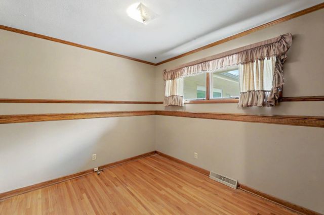 1322 N Lakeview Dr., Derby, KS 67037