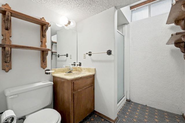 1322 N Lakeview Dr., Derby, KS 67037