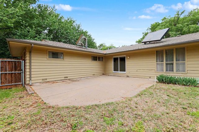 1322 N Lakeview Dr., Derby, KS 67037