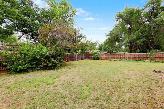 1322 N Lakeview Dr., Derby, KS 67037