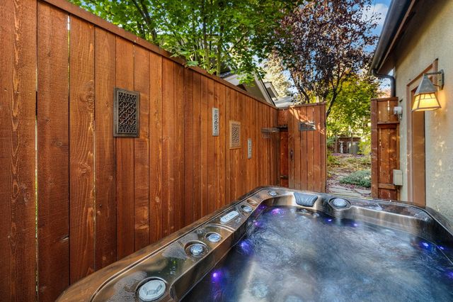 107 NW Drake Road, Bend, OR 97703