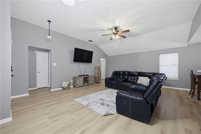 7925 Wolf Dr, Corpus Christi, TX 78414