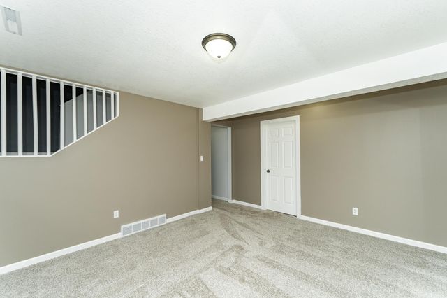 164 36th Avenue NW, Rochester, MN 55901