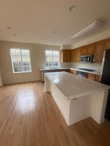 2244 Jane Ellen Dr, Stockton, CA 95212