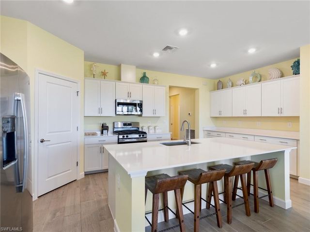 20737 Napa LOOP, Estero, FL 33928