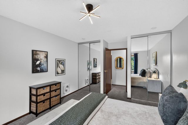 10311 Cedar Lake Road 313, Minnetonka, MN 55305