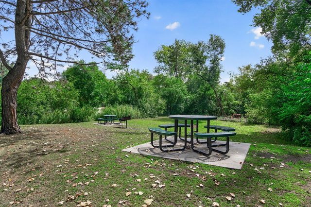 10311 Cedar Lake Road 313, Minnetonka, MN 55305