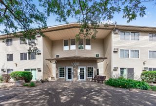 10311 Cedar Lake Road 313, Minnetonka, MN 55305
