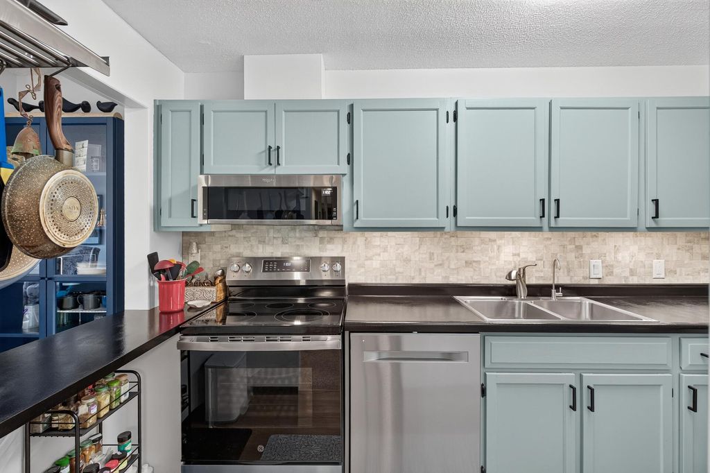 10311 Cedar Lake Road 313, Minnetonka, MN 55305 — photo 2