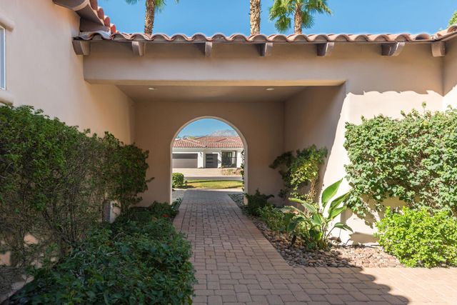 136 Royal Saint Georges Way, Rancho Mirage, CA 92270