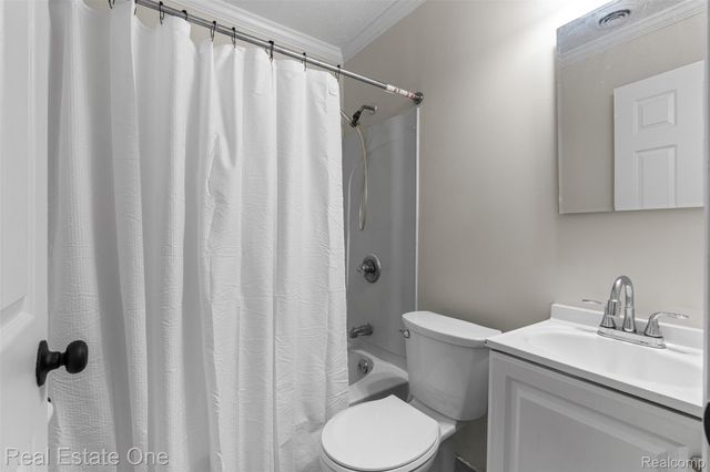 48037 Remer Avenue, Shelby Charter Township, MI 48317