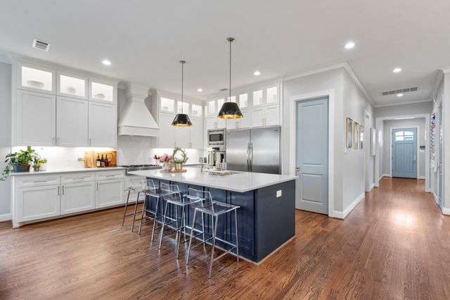6011 Goodwin Avenue, Dallas, TX 75206