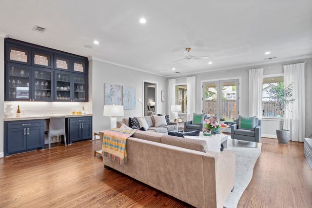 6011 Goodwin Avenue, Dallas, TX 75206
