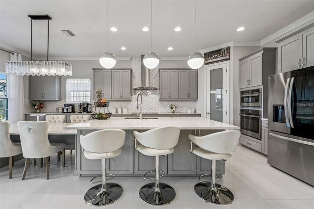 10863 RUSTIC TIMBER LOOP, San Antonio, FL 33576