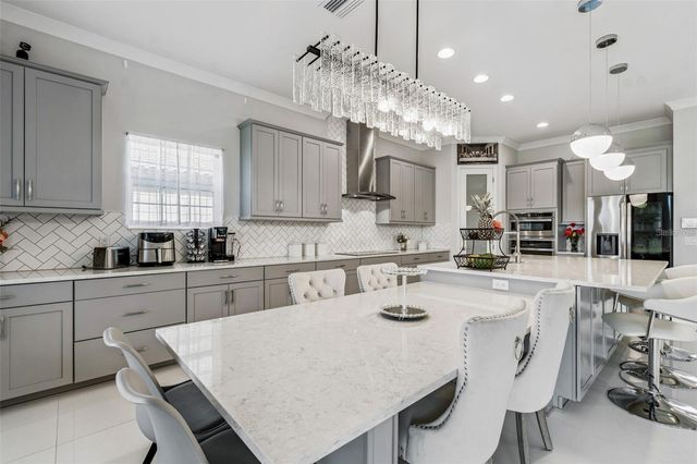 10863 RUSTIC TIMBER LOOP, San Antonio, FL 33576