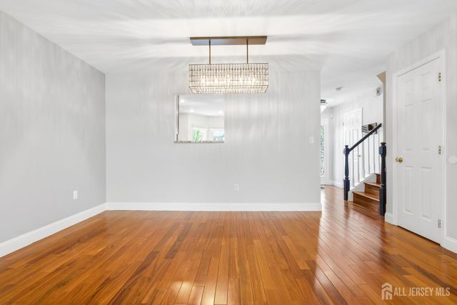 8 Ashley Court, Franklin Twsp, NJ 08873
