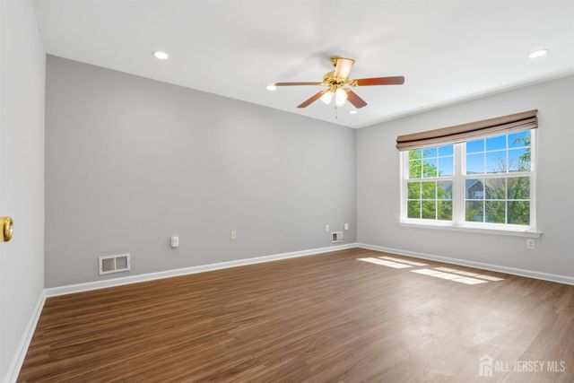 8 Ashley Court, Franklin Twsp, NJ 08873